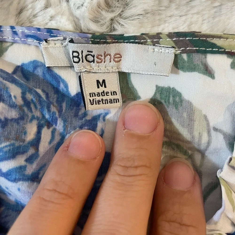 Blashe size m two piece summer outfit.  Skort with crop top shirt - Picture 6 of 13